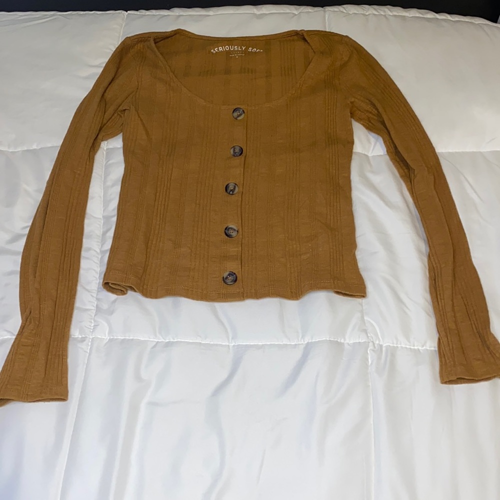 Mustard yellow long sleeve shirt from Aeropostale 💛